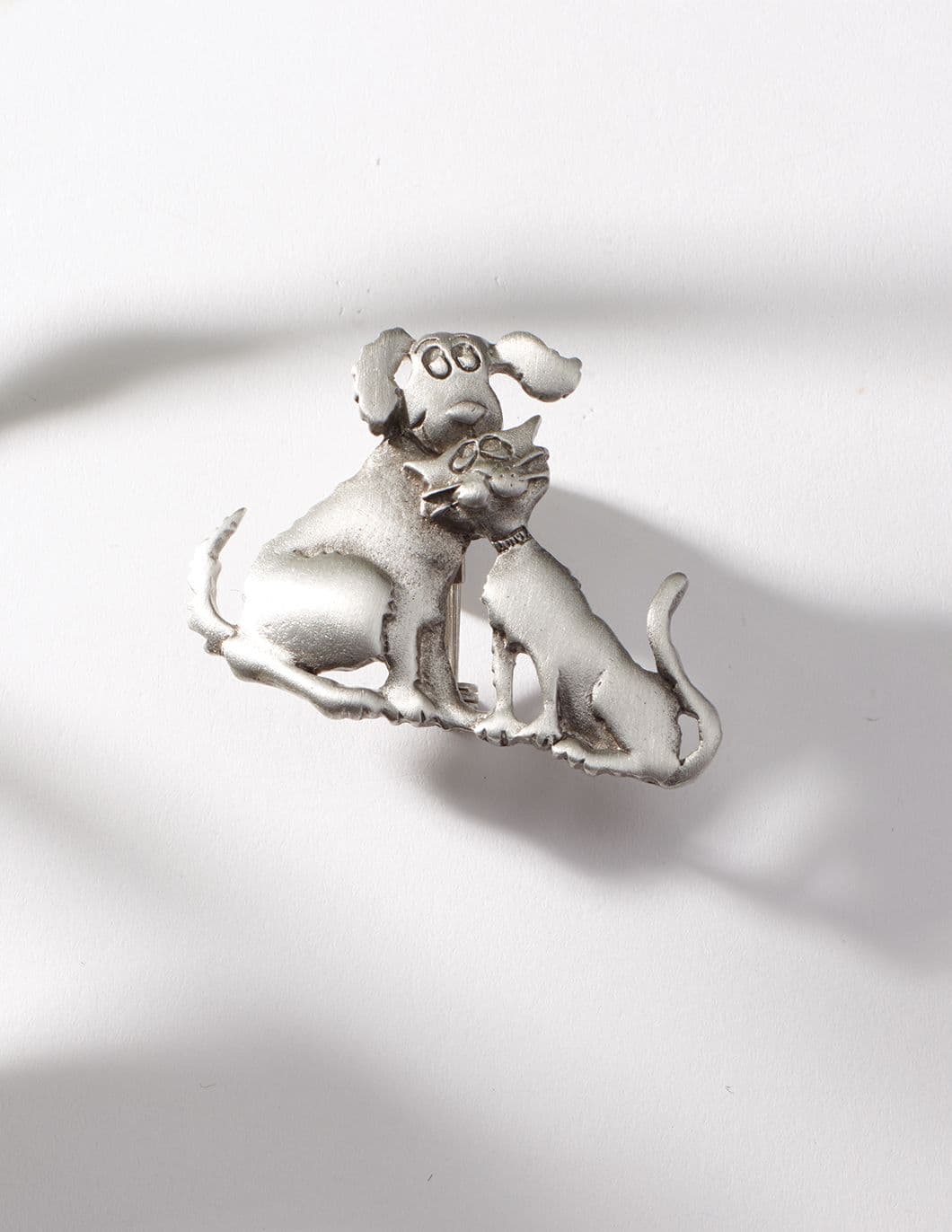 pewter-dog-and-cat-pin