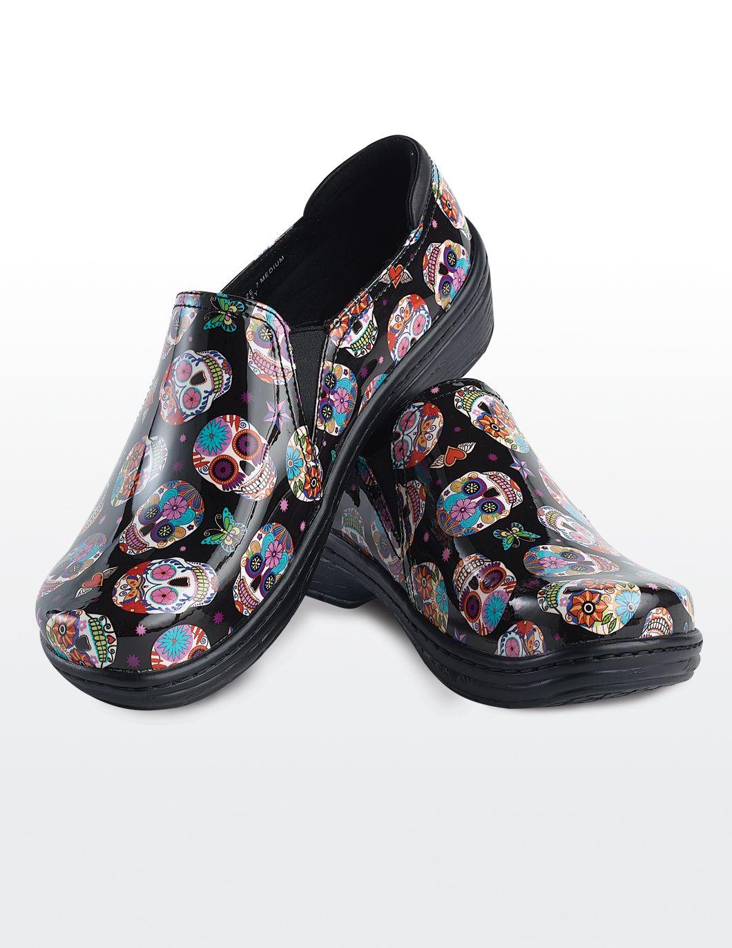 klogs-moxy-clog-candy-skulls